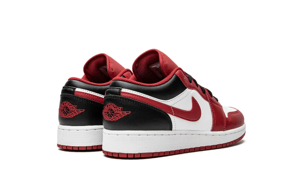 Jordan 1 Low Bulls (GS)