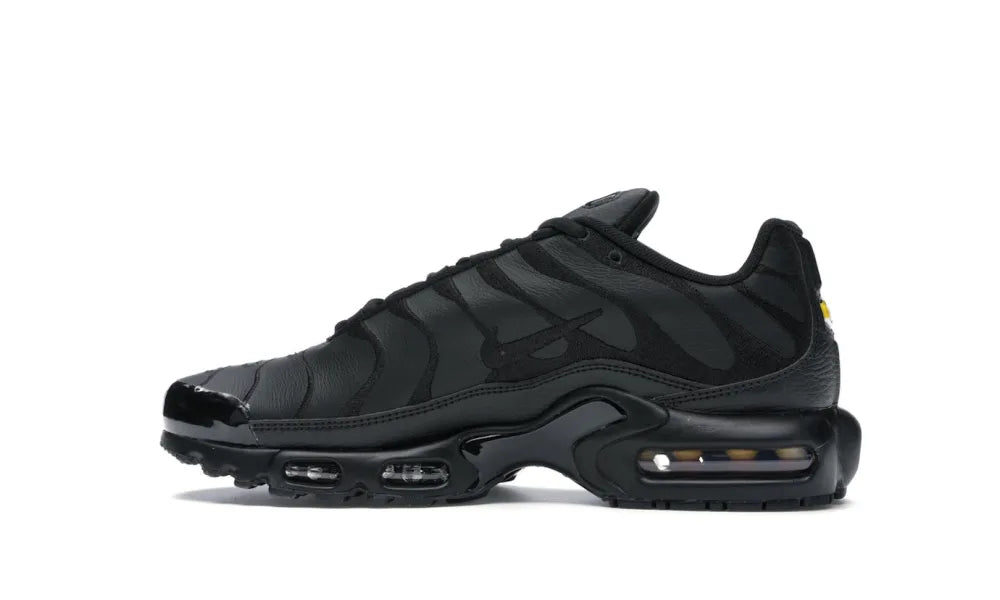 Nike Air Max Plus Triple Black Leather