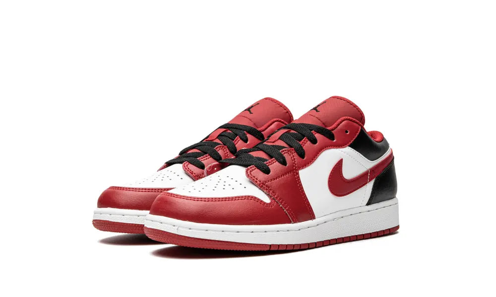 Jordan 1 Low Bulls (GS)